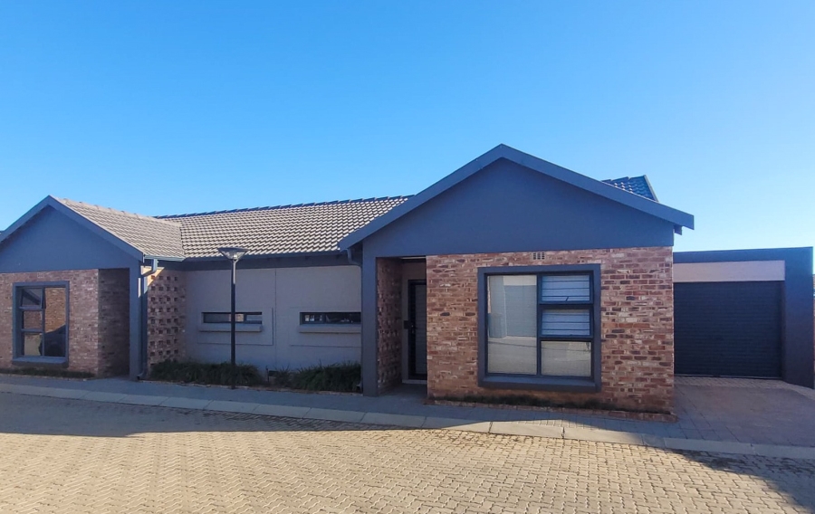 2 Bedroom Property for Sale in Van Der Hoff Park North West